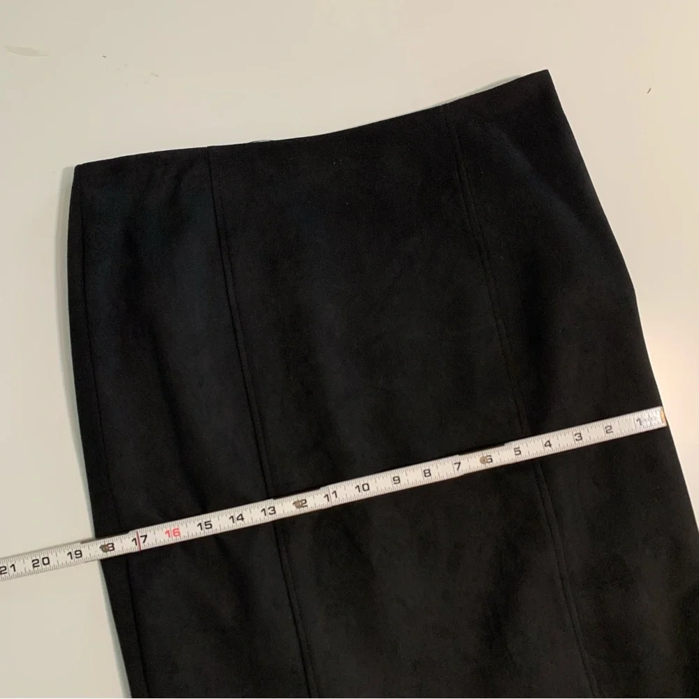 Kasper Black Micro Suede Pencil Skirt Size 8 Chic Polished Classic Basics